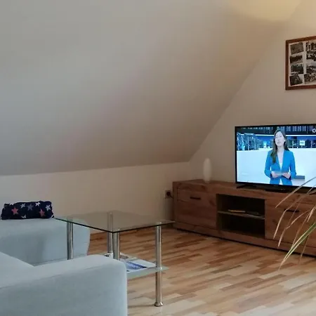 Haus-valentin-wohnung-1-mit-balkon Apartmán Dornum