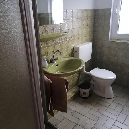 Haus-valentin-wohnung-1-mit-balkon Apartmán